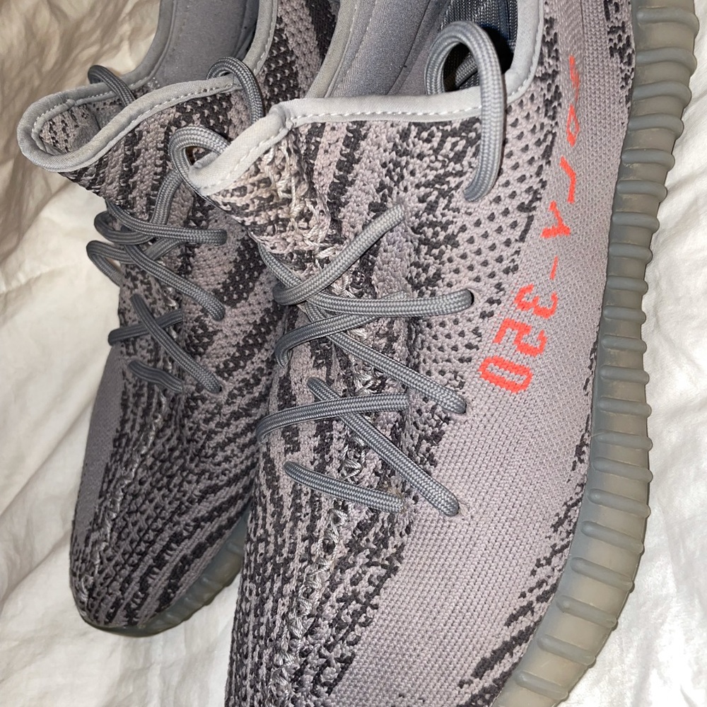 Adidas Yeezy boost 350 VS beluga 2.0